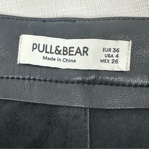 Pull & Bear size 4 Black Faux Leather High Waist Straight Leg Pants - Picture 11 of 13